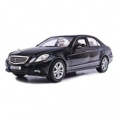 Автомодель  Maisto Mercedes Benz E Class черный (31172 black)